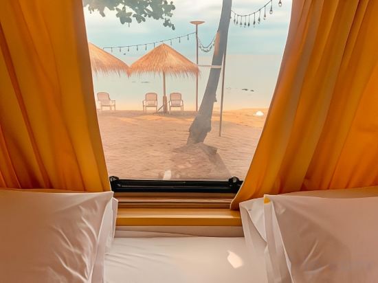 Фото Beach House Camp