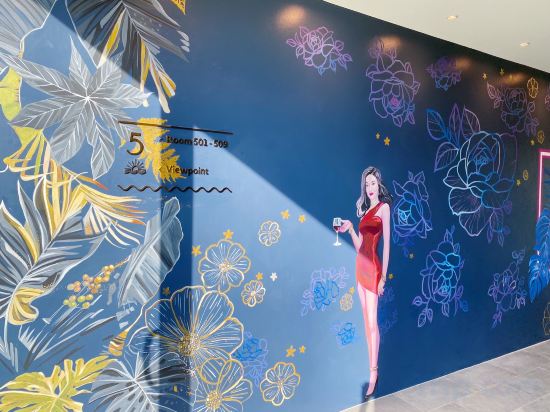 Фото The Poem Hotel