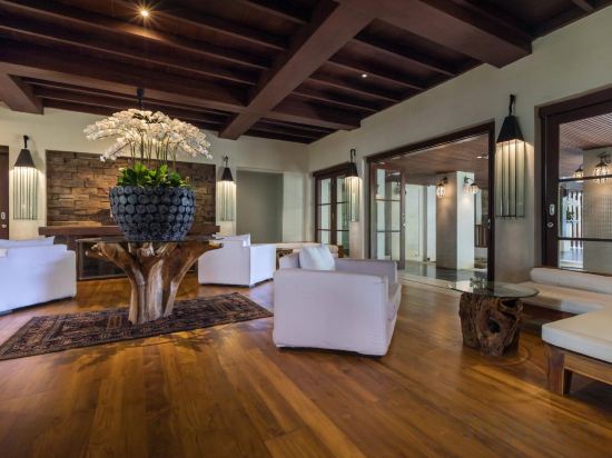 Фото Ubud Village Hotel