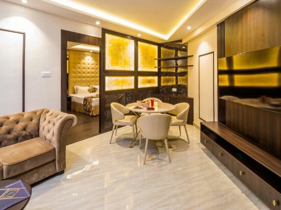 Фото Goldfinch Hotel Mangalore
