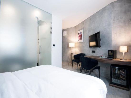 Фото The Location 