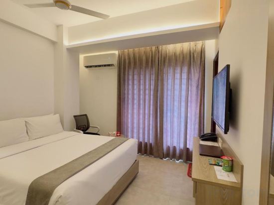 Фото Priyo Nibash Stylish Residential Hotel