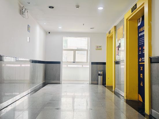 Фото 7 Days Inn Shenzhen Luohu Port Dongmen Old Street Branch