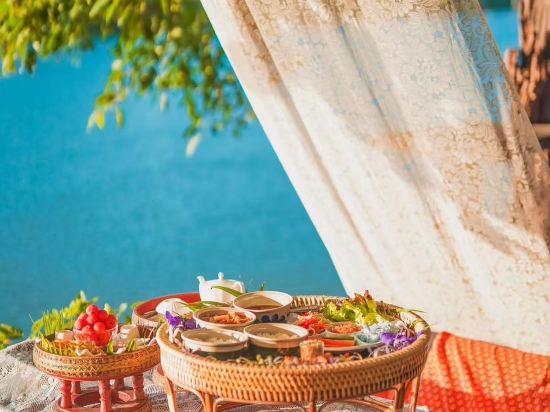 Фото The Antique Riverside