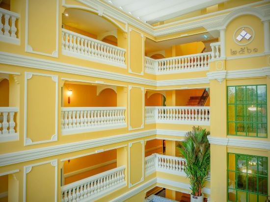 Фото Siri Heritage Bangkok Hotel