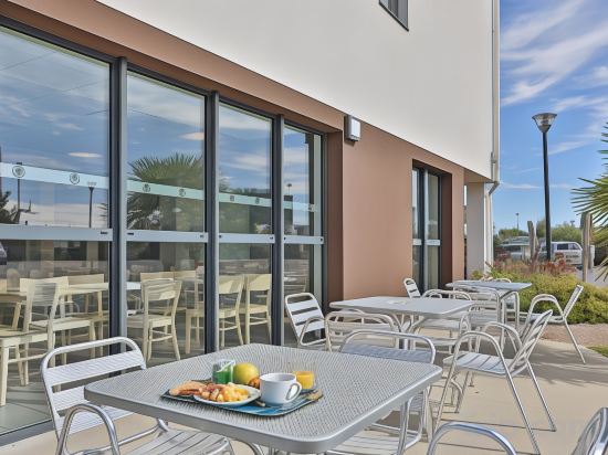 Фото B&B Hotel La Roche-sur-Yon