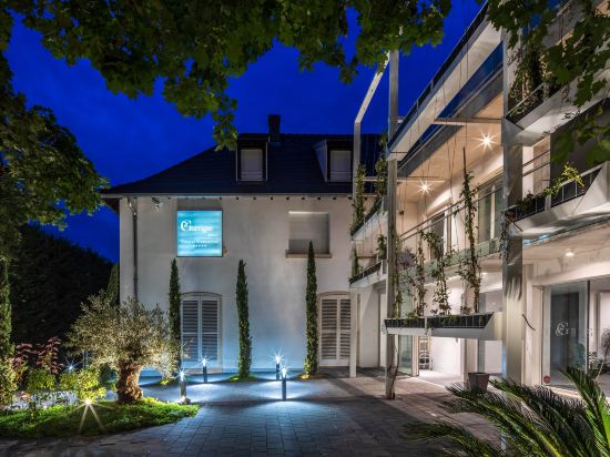 Фото Garrigae Villa La Florangerie