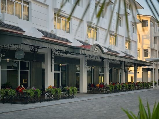 Фото Paradise Suites Hotel