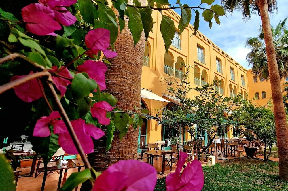 Фото Alhambra Thalasso Hotel