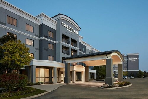 Внешний вид отеля Courtyard Mississauga-Airport Corporate Centre West в Миссиссоге, фото 1