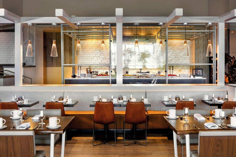 Фото Renaissance Denver Central Park Hotel