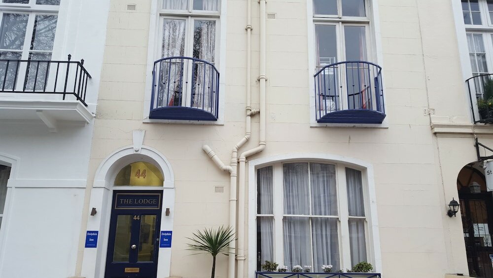 Фото Dolphin Inn