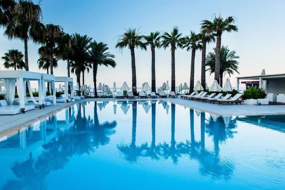 Фото Vrissiana Beach Hotel