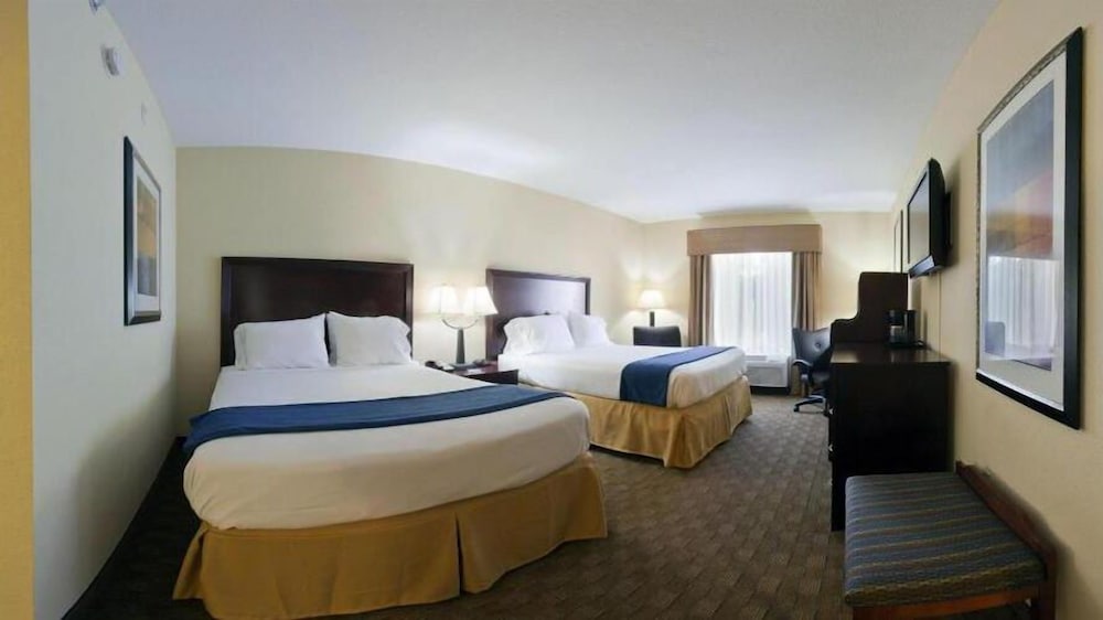 Фото Holiday Inn Express Hotel & Suites Clearwater/Us 19 N, an Ihg Hotel