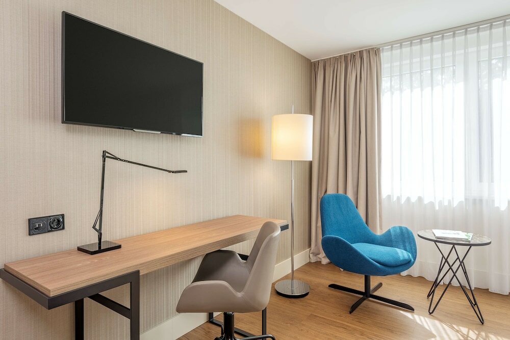 Фото Nh Köln Altstadt