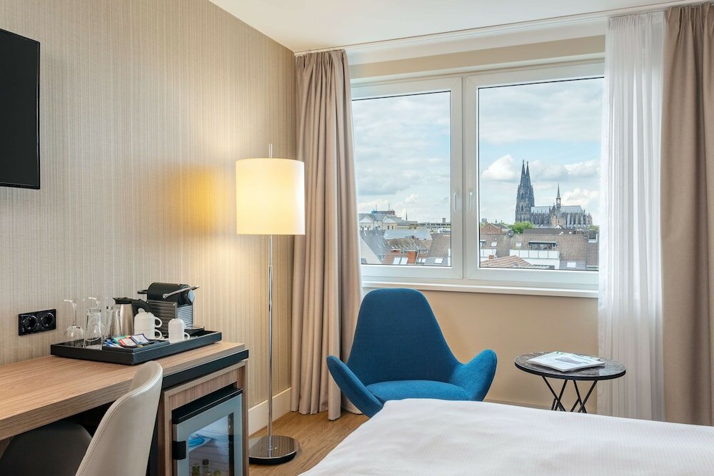 Фото Nh Köln Altstadt