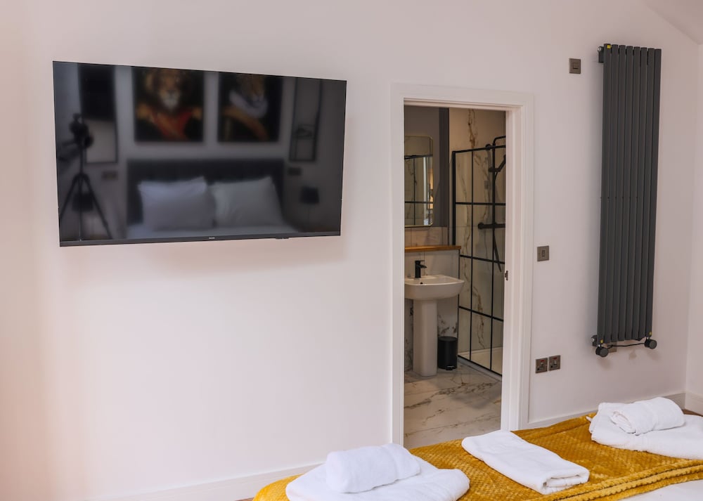 Фото The Coach Hotel