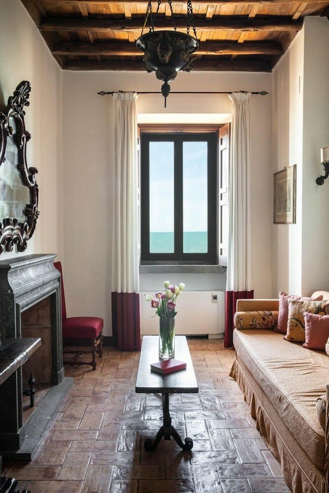 Фото La Posta Vecchia Hotel