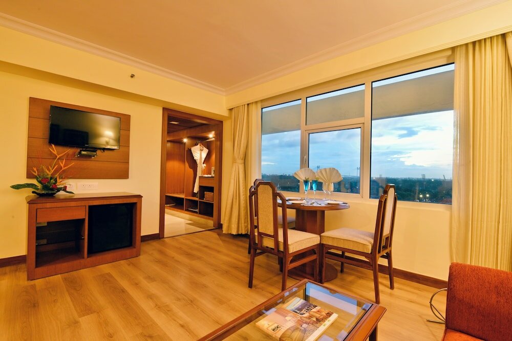 Фото Peerless Hotel Kolkata