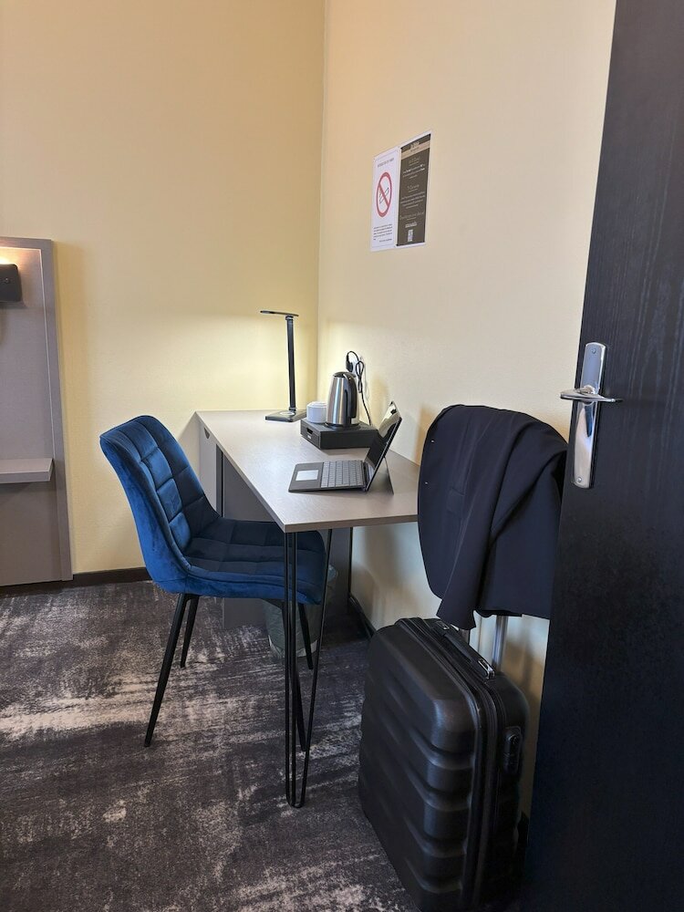 Фото Hôtel Le Valois, Cognac Centre