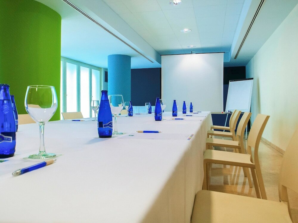 Фото Ibis Styles Zaragoza Ramiro I