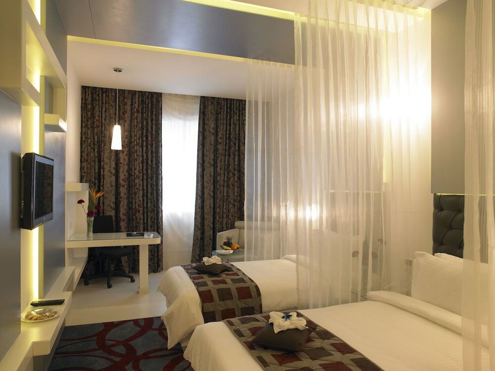 Фото BluPetal - A Business Hotel