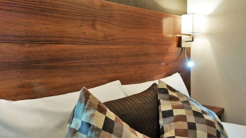 Фото Chester Hotel