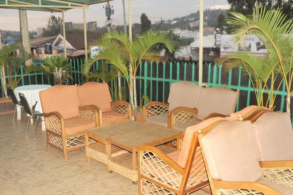 Фото New Scroll Inn Hotel