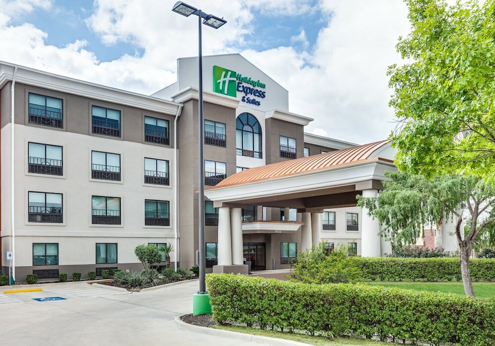 Фото Holiday Inn Express Hotel & Suites Near Seaworld, an Ihg Hotel