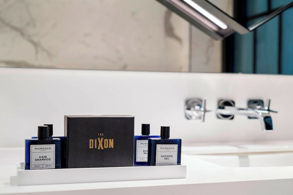 Фото The Dixon Autograph Collection