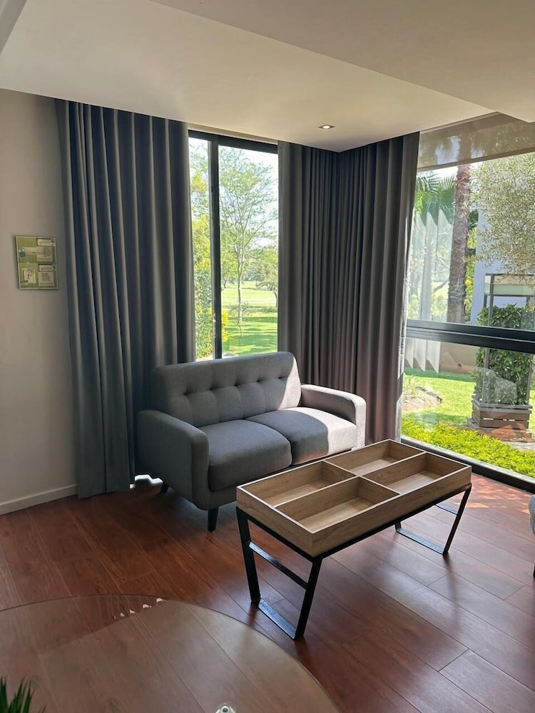 Фото The Lakes Boutique Lodge