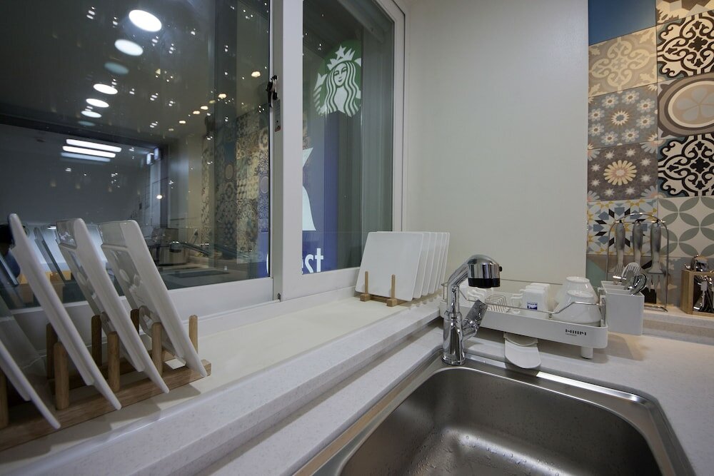 Фото K-Guesthouse Myeongdong 1