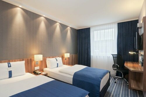 Внешний вид отеля Holiday Inn Express Neunkirchen в Нойнкирхене, фото 4