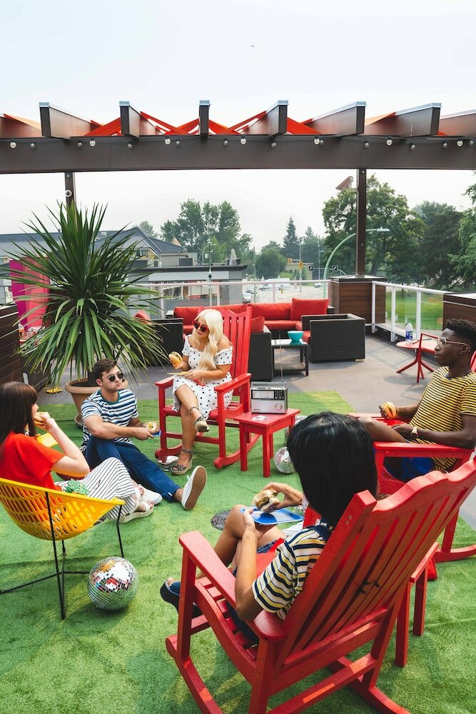 Фото Hotel Zed Kelowna