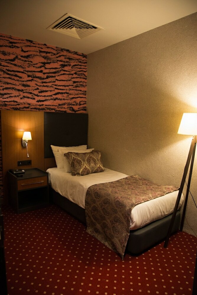 Фото Euphoria Batumi Convention & Casino Hotel