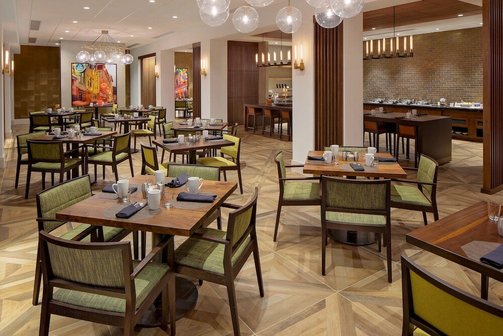 Фото Hilton Nashville Airport