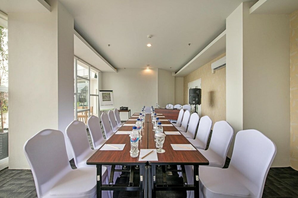 Фото Whiz Prime Hotel Hasanuddin Makassar