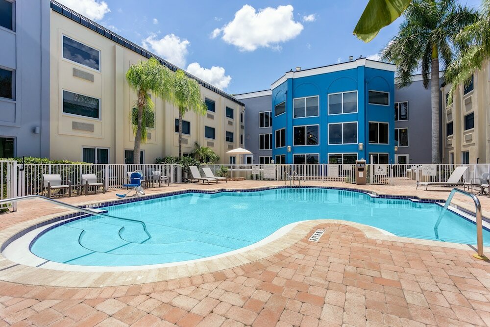 Фото Holiday Inn Express Clearwater East - Icot Center, an Ihg Hotel