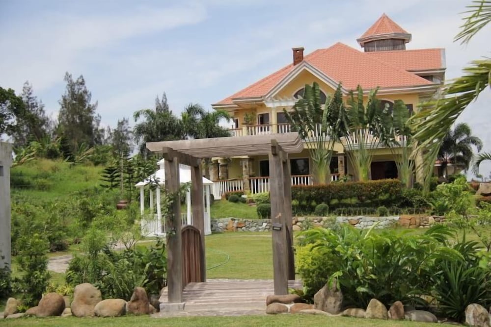 Фото The Q Hotel & Restaurant