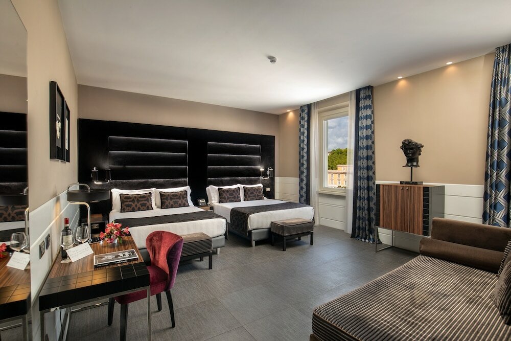 Фото The Glam Hotel