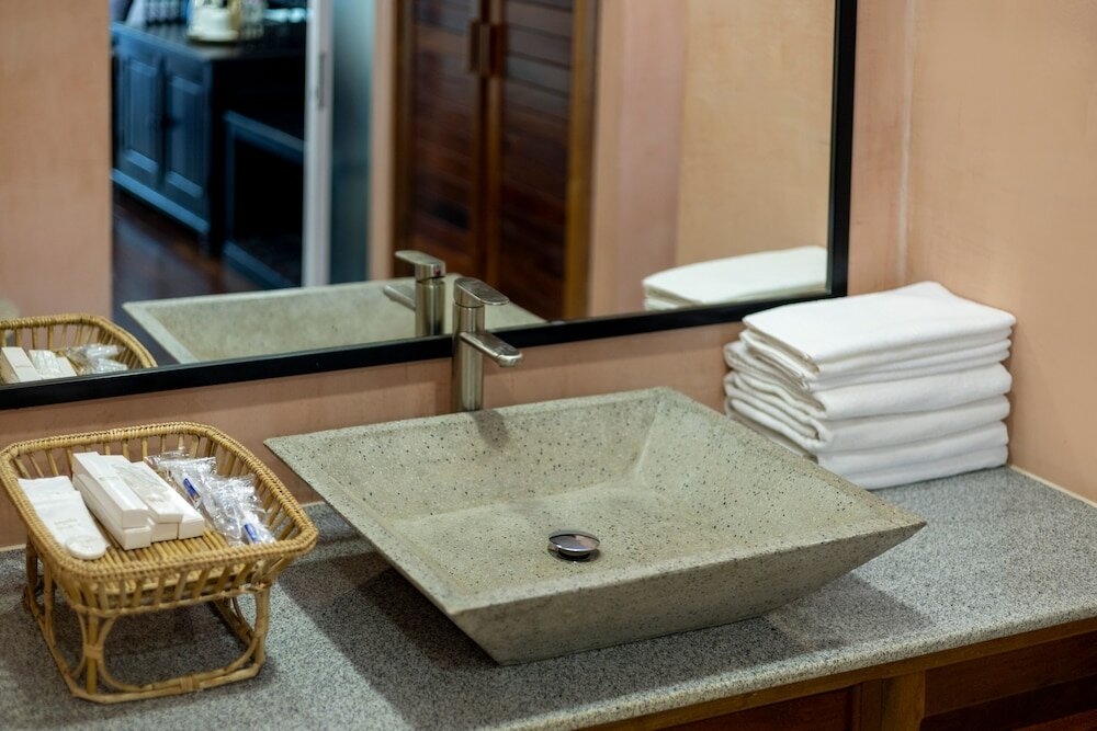 Фото La Residence WatBo Hotel