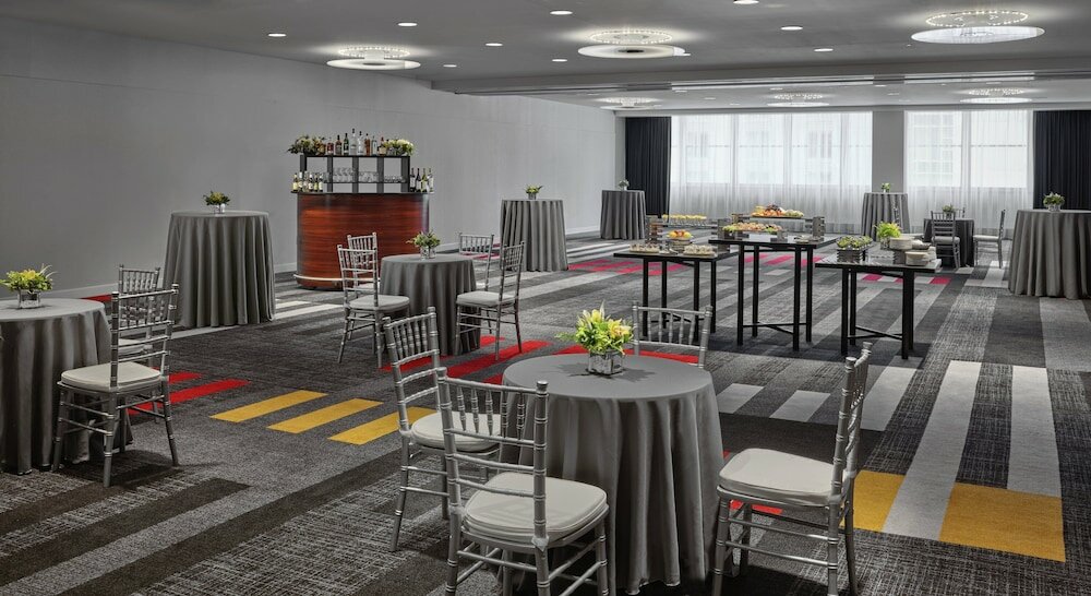 Фото Loews Philadelphia Hotel