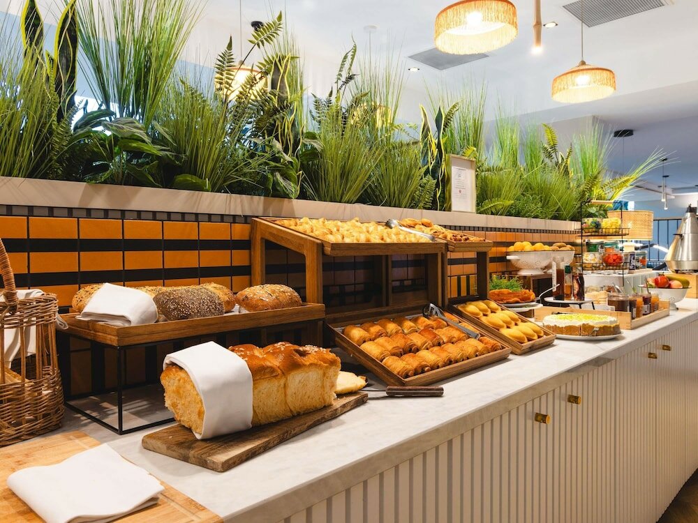 Фото Novotel Paris Suresnes Longchamp