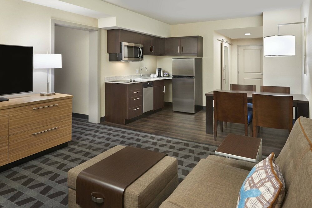 Фото TownePlace Suites by Marriott Oshawa