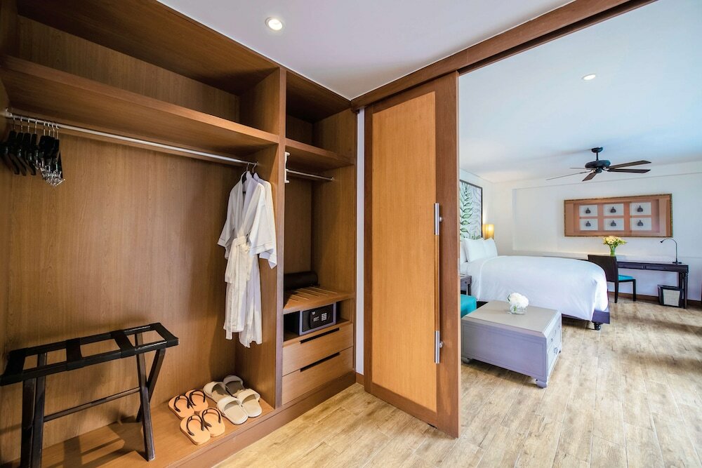 Фото Avani+ Mai Khao Phuket Suites