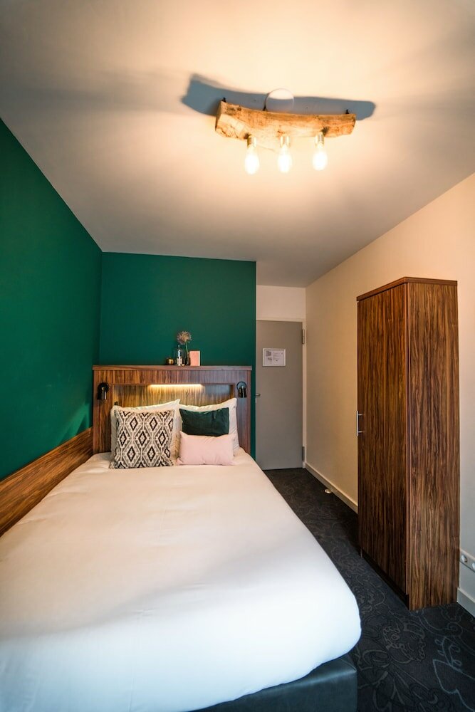 Фото Linden Hotel