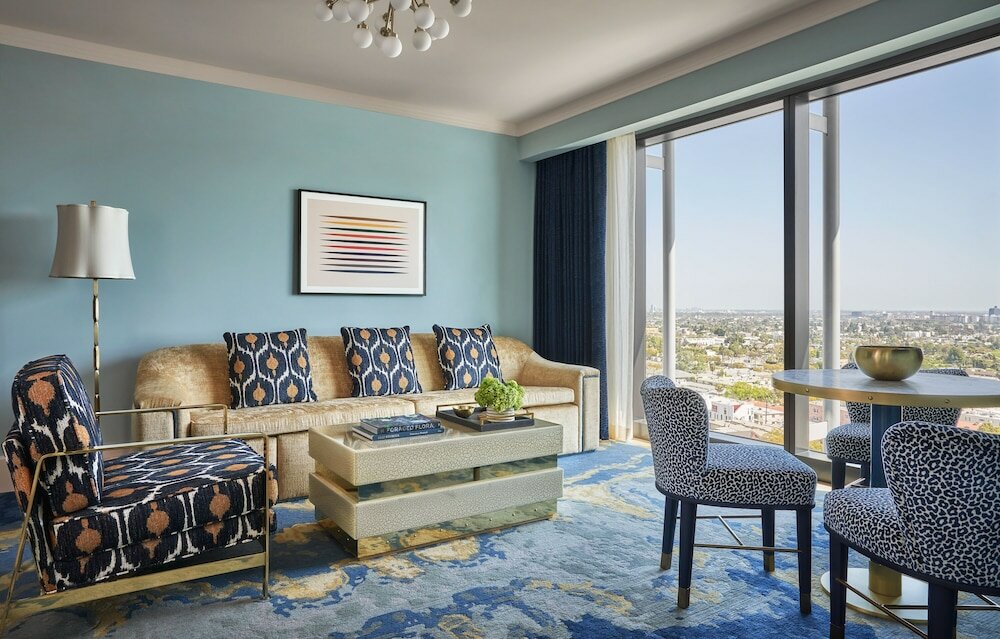 Фото The Sun Rose West Hollywood