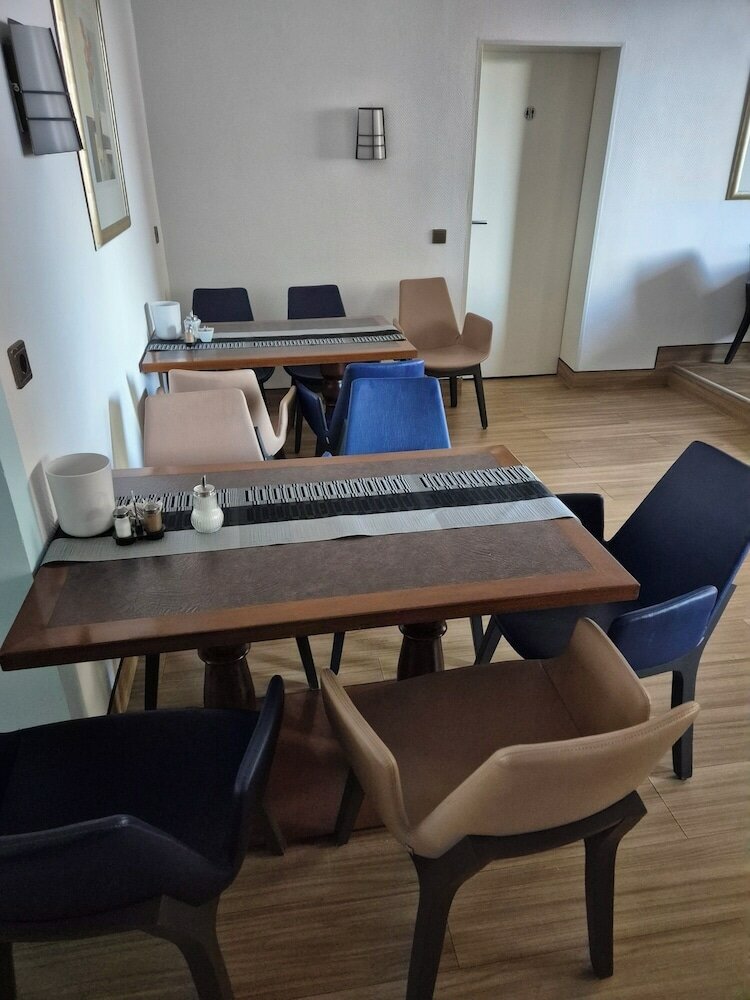 Фото  Sure Hotel by Best Western Ambassador Duesseldorf