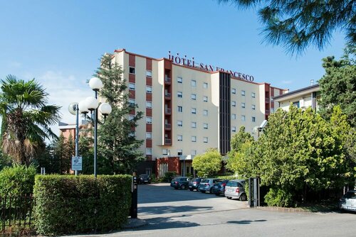 Внешний вид отеля Hotel San Francesco в Ренде, фото 5
