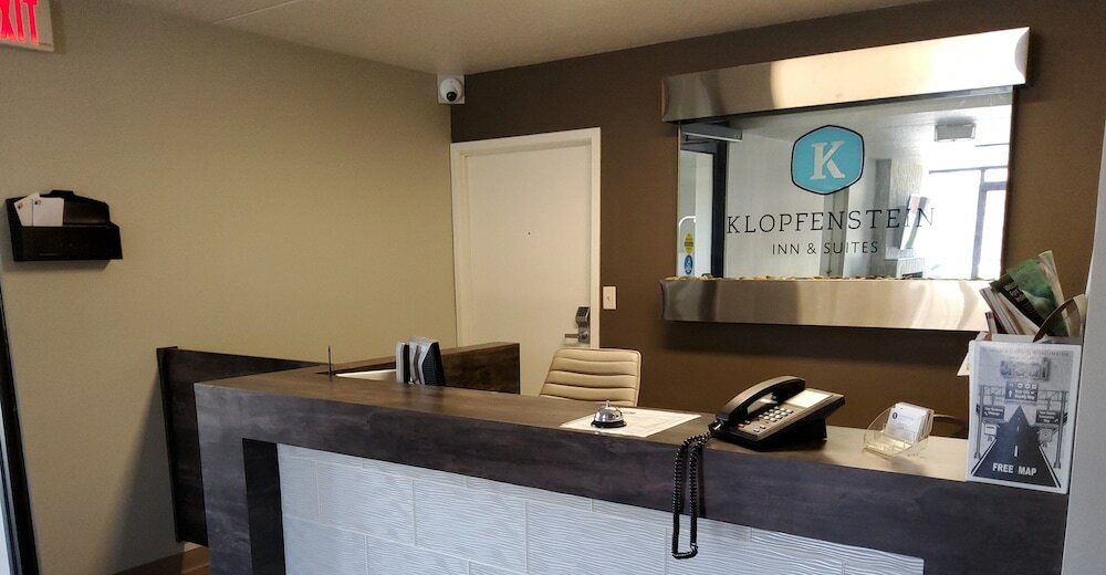 Фото Klopfenstein Inn and Suites